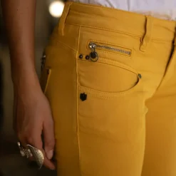 Jean Freeman T Porter Alexa Slim Magic Color jaune pour femme