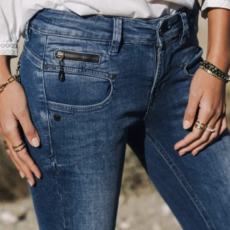 Jeans Freeman T Porter Alexa Slim Magic Denim Malaysia